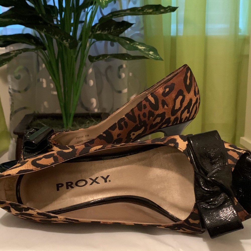 Leopard shoes